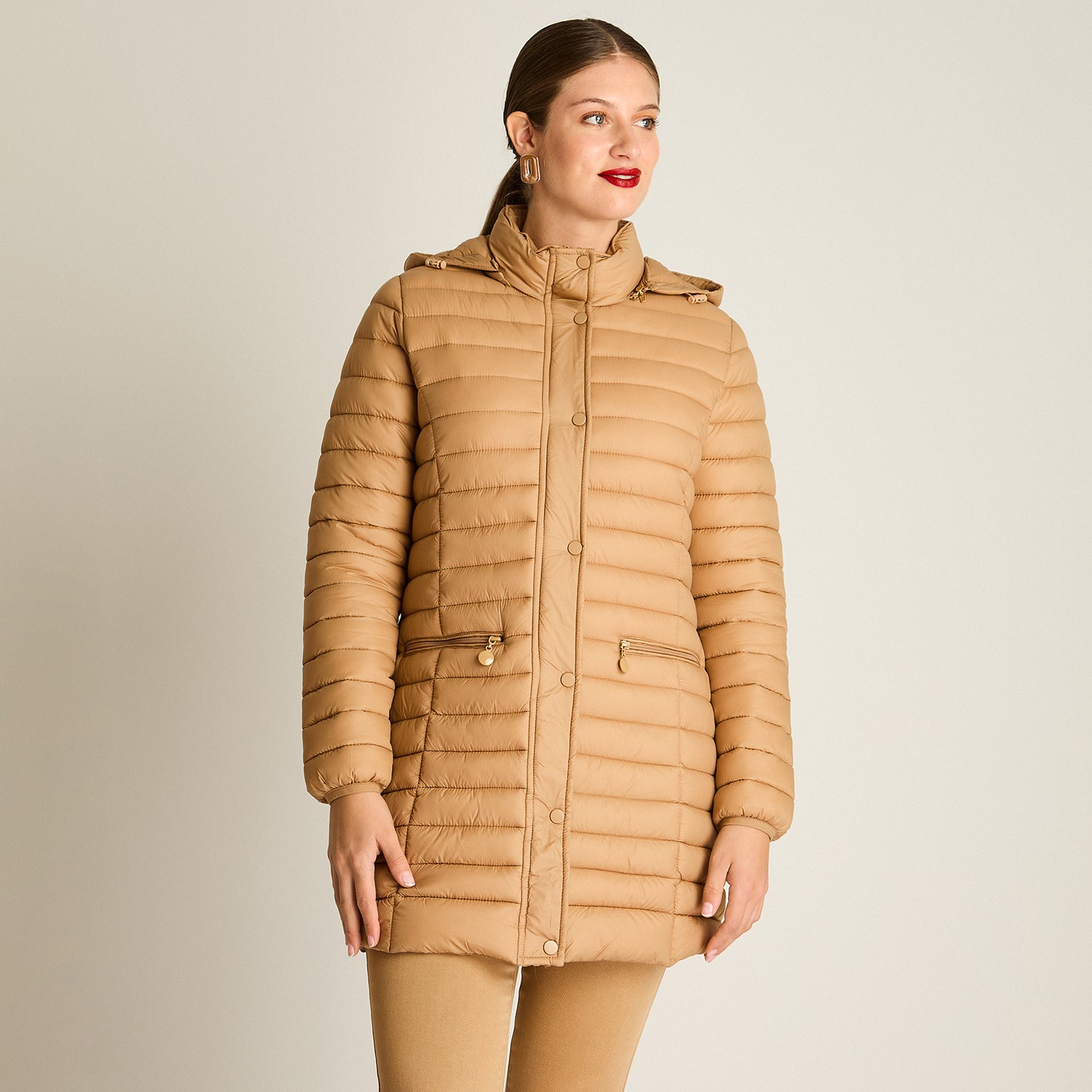 Parka Camel Manga Larga Elasticidad Nula Sin Forro Calce Normal Tela Plano